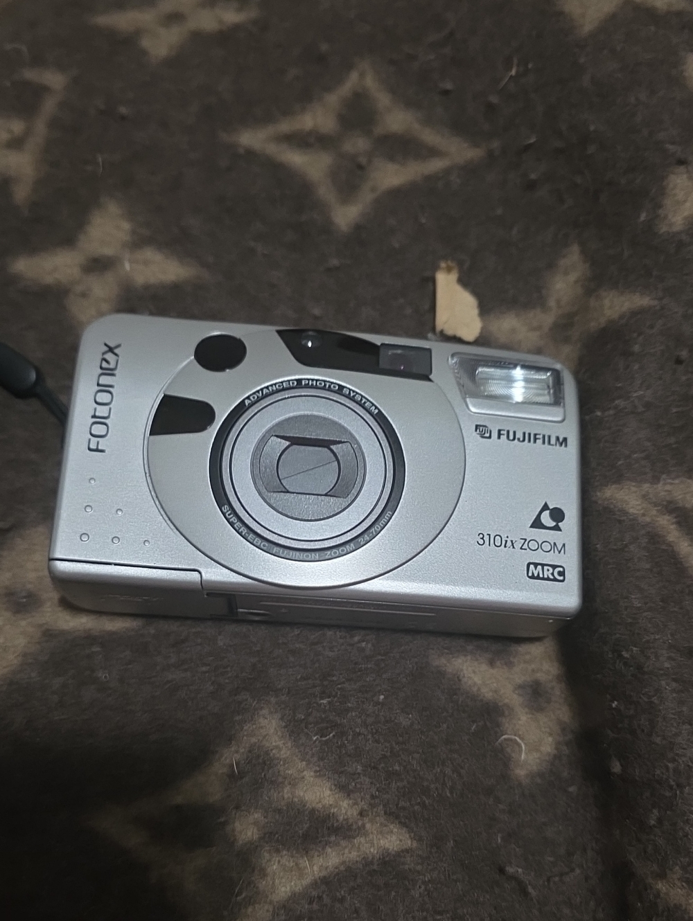 Fujifilm Silver Compact 310ix Zoom Point-and-Shoot Camera